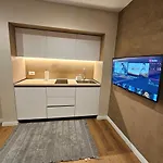 Jacuzzi Living Center 2 Appartamento Tirana