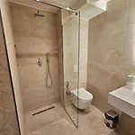 Jacuzzi Living Center 2