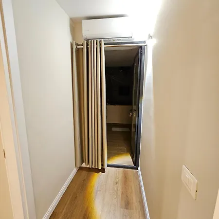 Jacuzzi Living Center 2 Apartamento Tirana