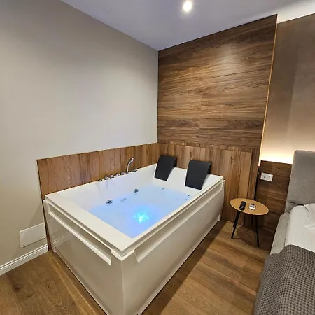 Apartament Jacuzzi Living Center 2