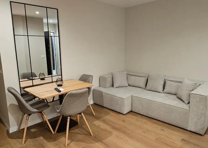 Jacuzzi Living Center 2