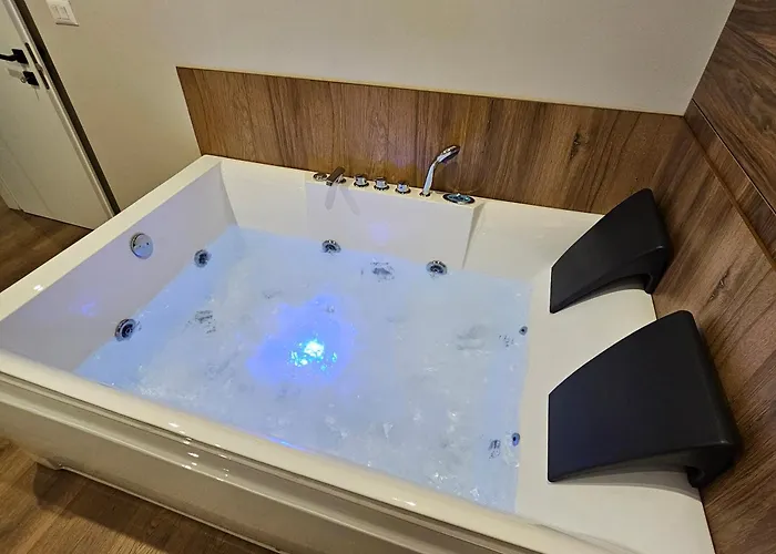 Jacuzzi Living Center 2 Lejlighed Tirana
